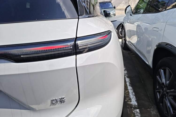Used Nio ES6 2025 75 kWh Right Rear Taillight