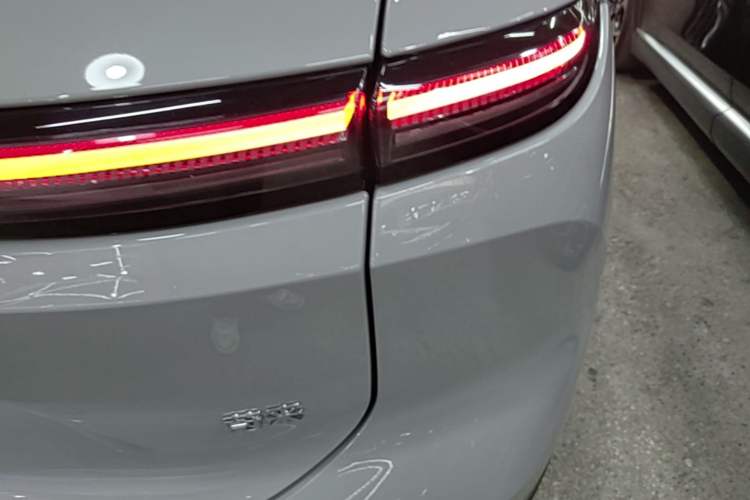 Used Nio ES6 2025 75 kWh Right Rear Taillight