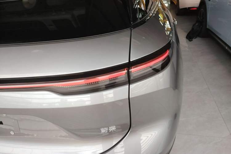 Used Nio ES6 2025 75 kWh Right Rear Taillight