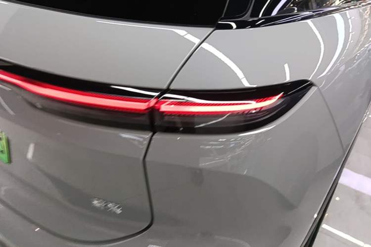 Used Nio ES6 2025 75 kWh Right Rear Taillight