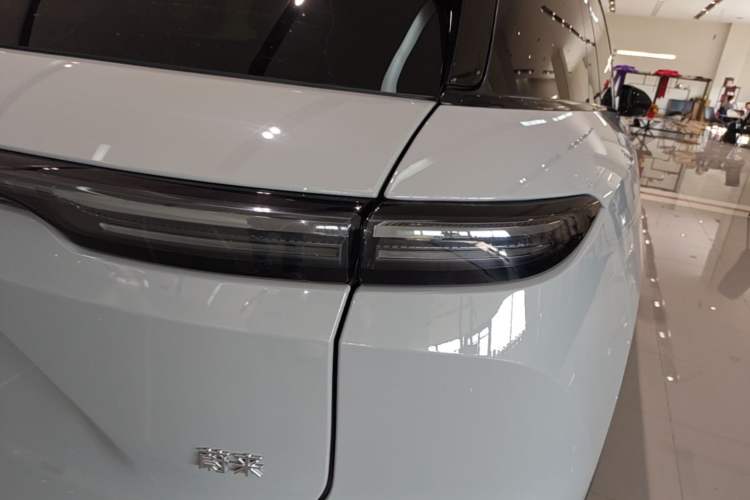 Used Nio ES6 2025 75 kWh Right Rear Taillight