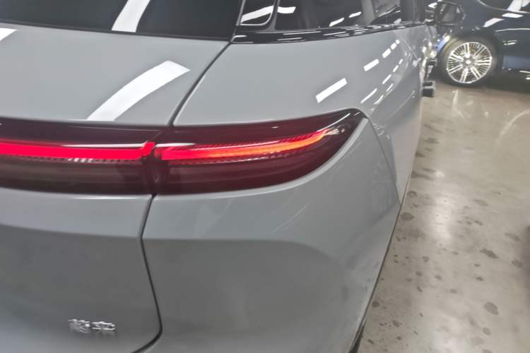Used Nio ES6 2025 75 kWh Right Rear Taillight