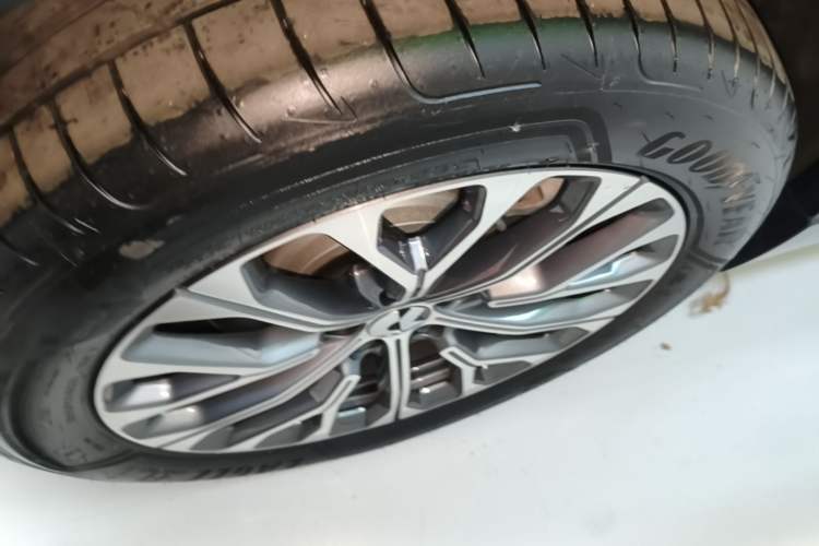 Used Nio ES6 2025 75 kWh Right Rear Wheel Hub