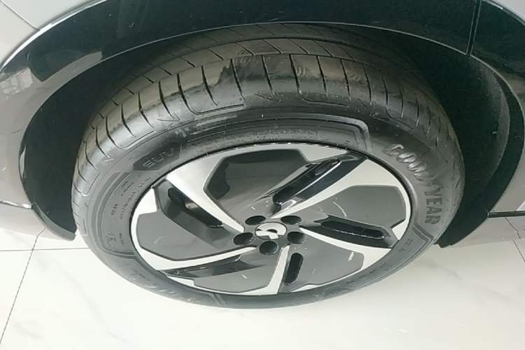 Used Nio ES6 2025 75 kWh Right Rear Wheel Hub