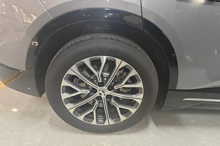 Used Nio ES6 2025 75 kWh Right Rear Wheel Hub