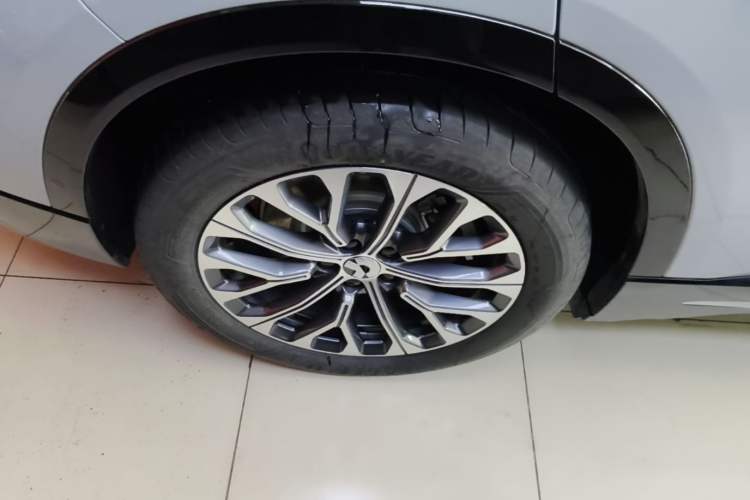 Used Nio ES6 2025 75 kWh Right Rear Wheel Hub