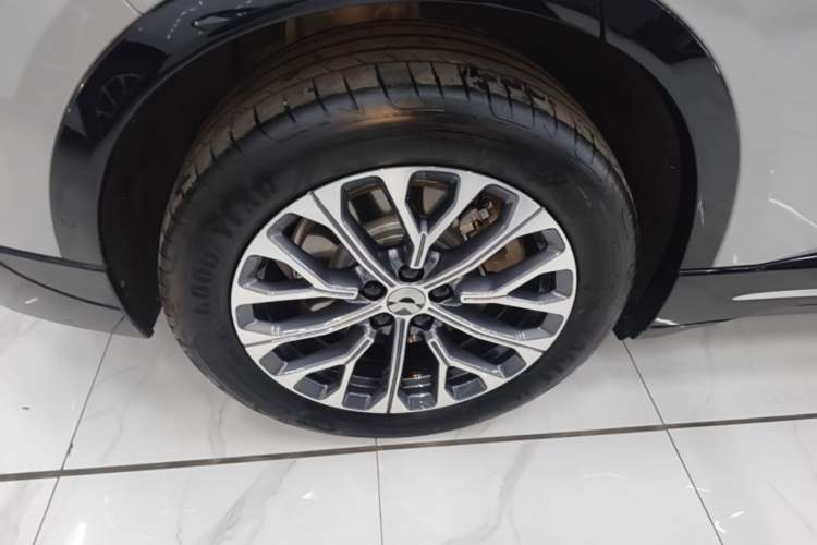 Used Nio ES6 2025 75 kWh Right Rear Wheel Hub