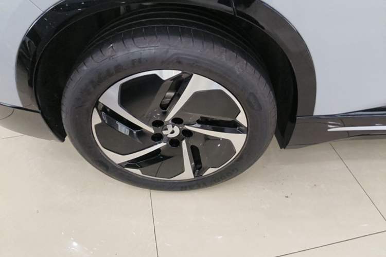 Used Nio ES6 2025 75 kWh Right Rear Wheel Hub