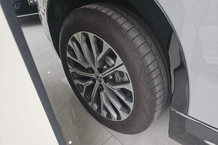 Used Nio ES6 2025 75 kWh Right Rear Wheel Hub