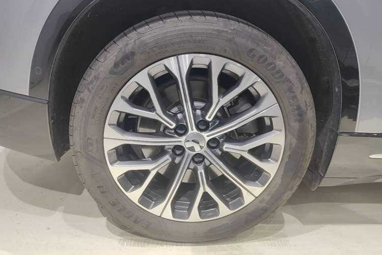 Used Nio ES6 2025 75 kWh Right Rear Wheel Hub