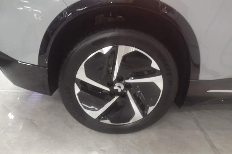 Used Nio ES6 2025 75 kWh Right Rear Wheel Hub