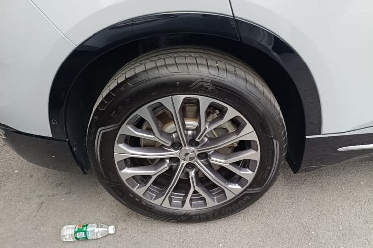 Used Nio ES6 2025 75 kWh Right Rear Wheel Hub
