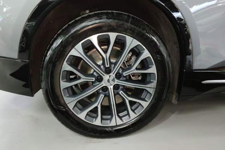 Used Nio ES6 2025 75 kWh Right Rear Wheel Hub