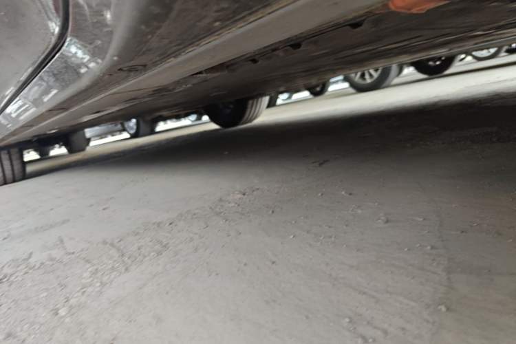 Used Nio ES6 2025 100 kWh Right Side Sill