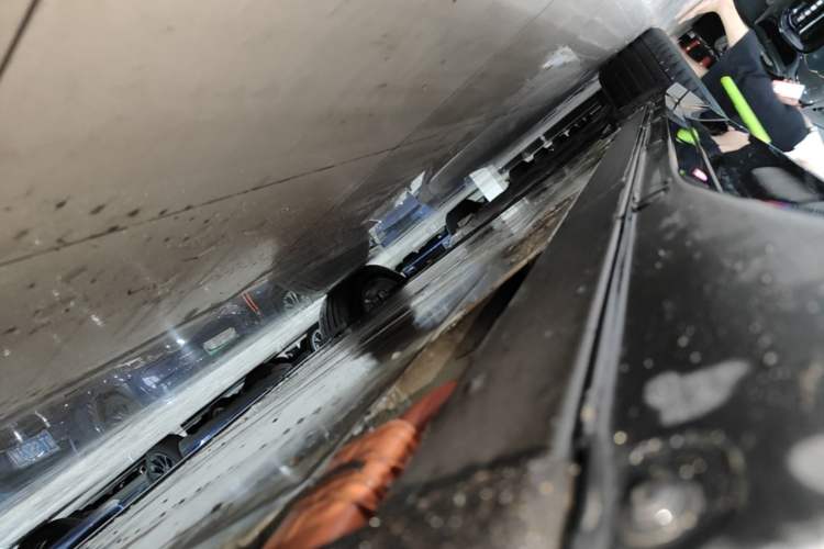 Used Nio ES6 2025 75 kWh Right Side Sill