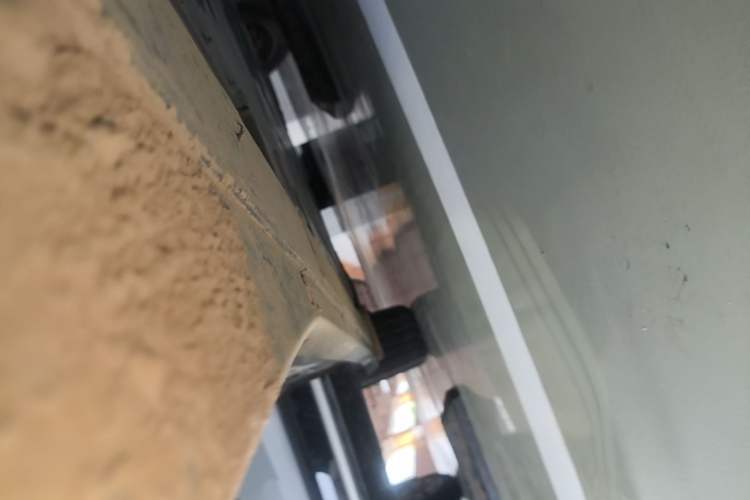 Used Nio ES6 2025 75 kWh Right Side Sill