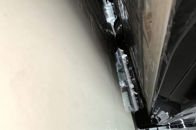 Used Nio ES6 2025 75 kWh Right Side Sill