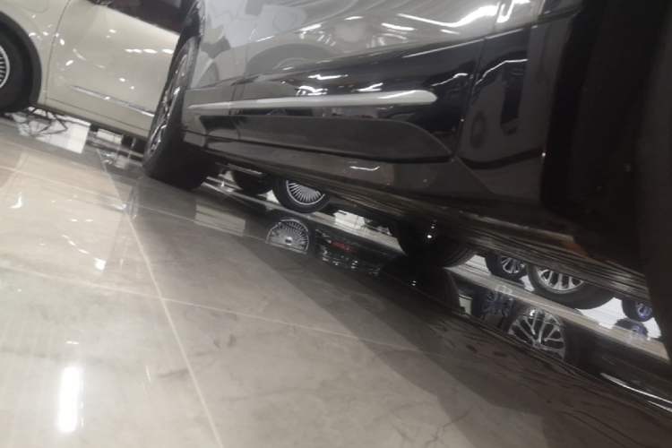 Used Nio ES6 2025 75 kWh Right Side Sill