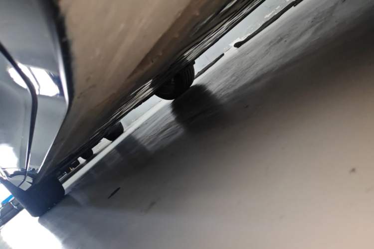 Used Nio ES6 2025 75 kWh Right Side Sill