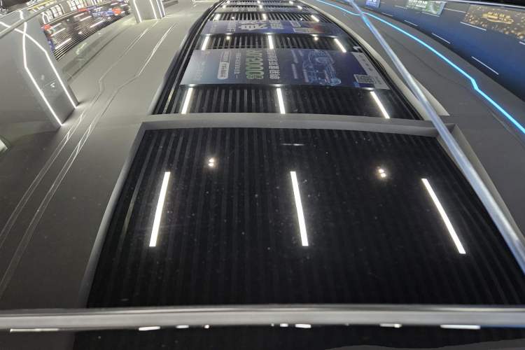 Used Nio ES6 2025 75 kWh Roof