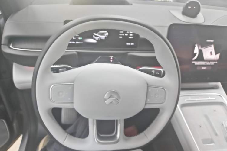 Used Nio ES6 2025 75 kWh Steering Wheel