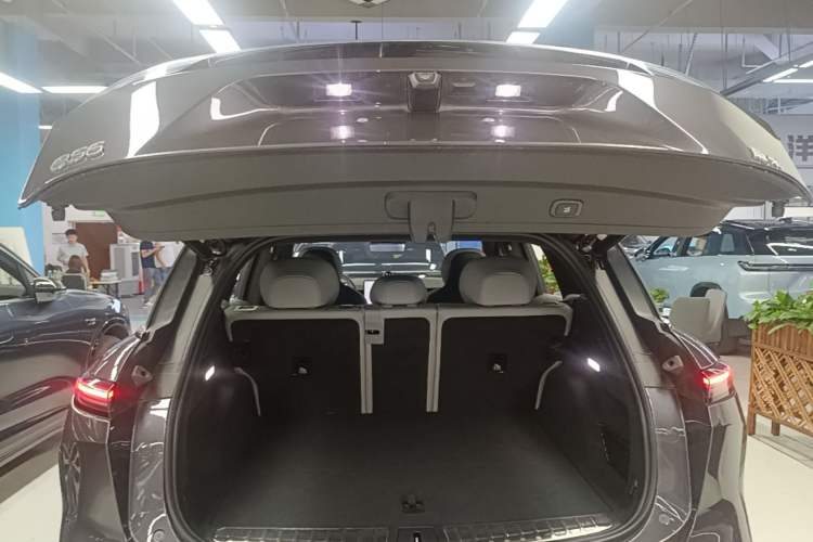 Used Nio ES6 2025 75 kWh Trunk