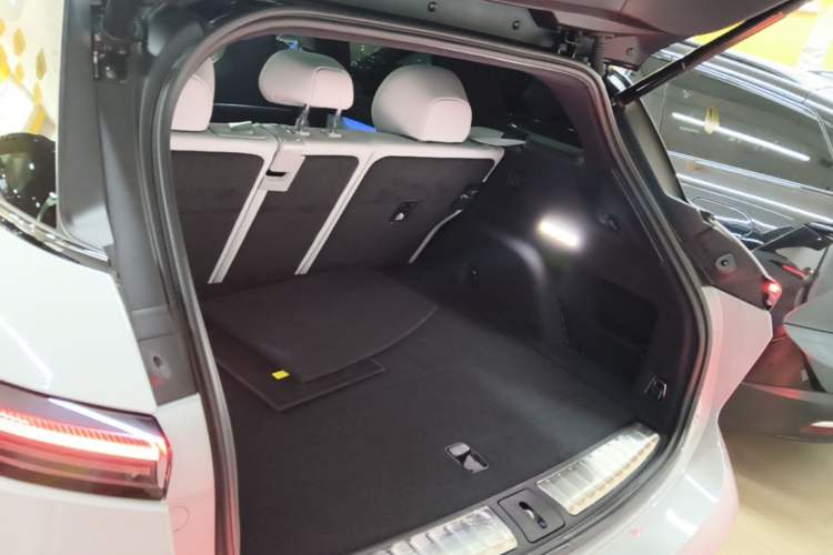 Used Nio ES6 2025 75 kWh Trunk