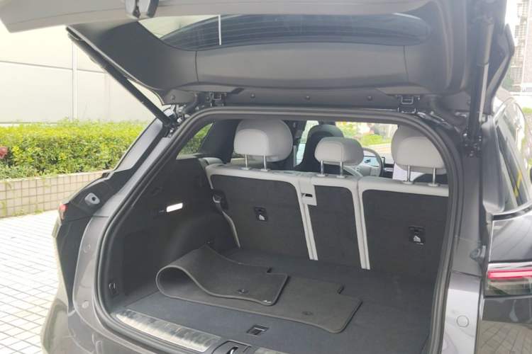 Used Nio ES6 2025 75 kWh Trunk