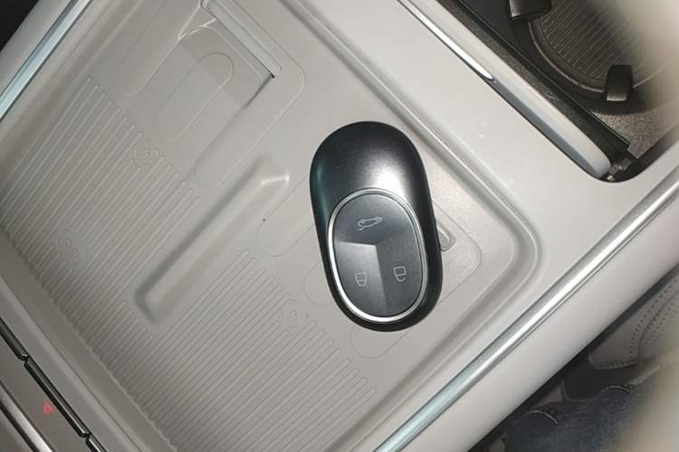 Used Nio ES6 2025 75 kWh Vehicle Key