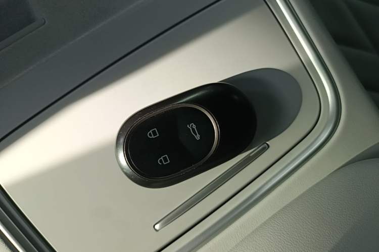 Used Nio ES6 2025 75 kWh Vehicle Key
