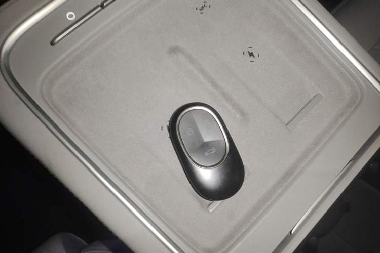 Used Nio ES6 2025 75 kWh Vehicle Key