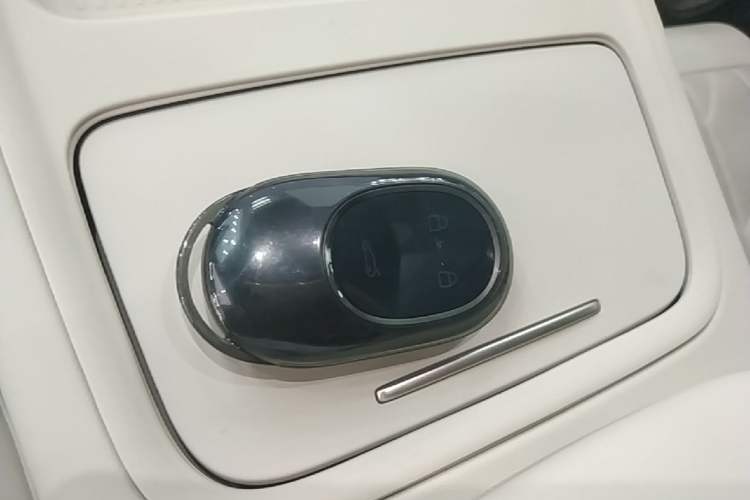 Used Nio ES6 2025 75 kWh Vehicle Key