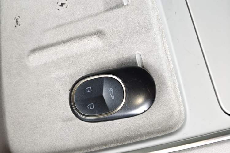 Used Nio ES6 2025 75 kWh Vehicle Key