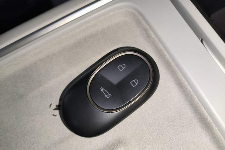 Used Nio ES6 2025 75 kWh Vehicle Key