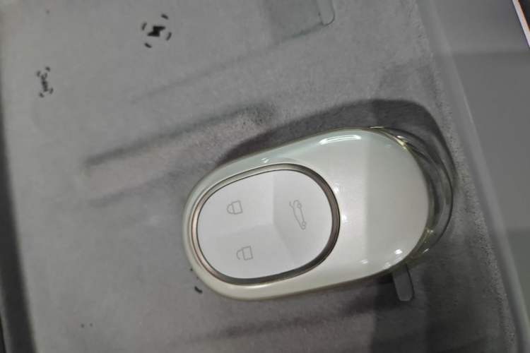 Used Nio ES6 2025 75 kWh Vehicle Key