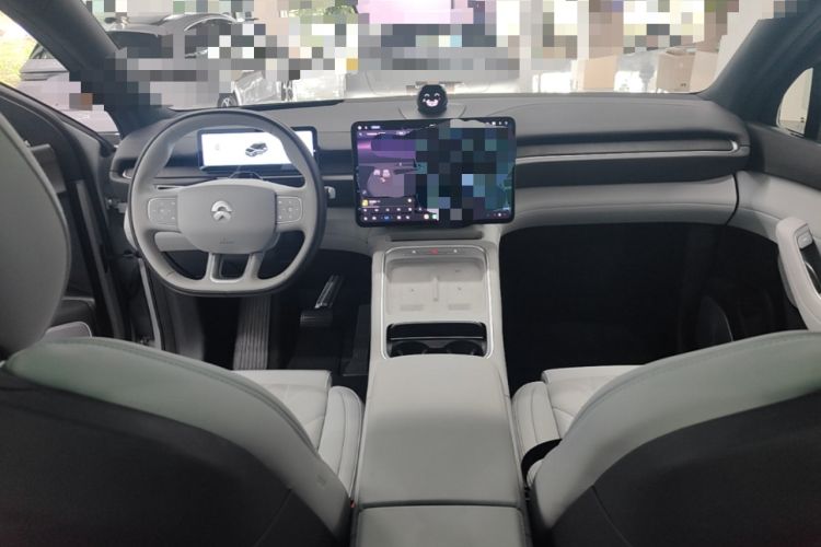 Used Nio ES6 2025 75 kWh Center Console