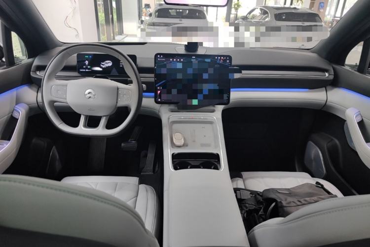 Used Nio ES6 2025 75 kWh Center Console