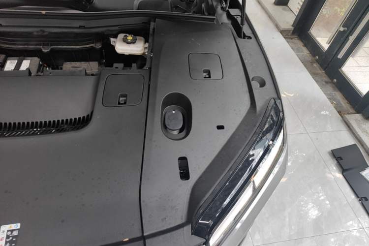 Used Nio ES6 2025 75 kWh Engine Bay Left