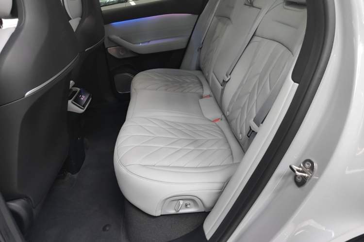 Used Nio ES6 2025 75 kWh Left Rear Seat