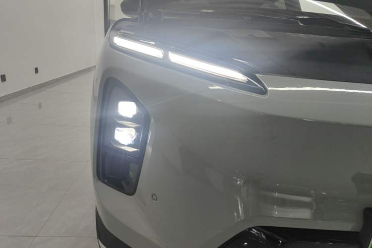 Used Nio ES6 2025 75 kWh Right Front Headlight