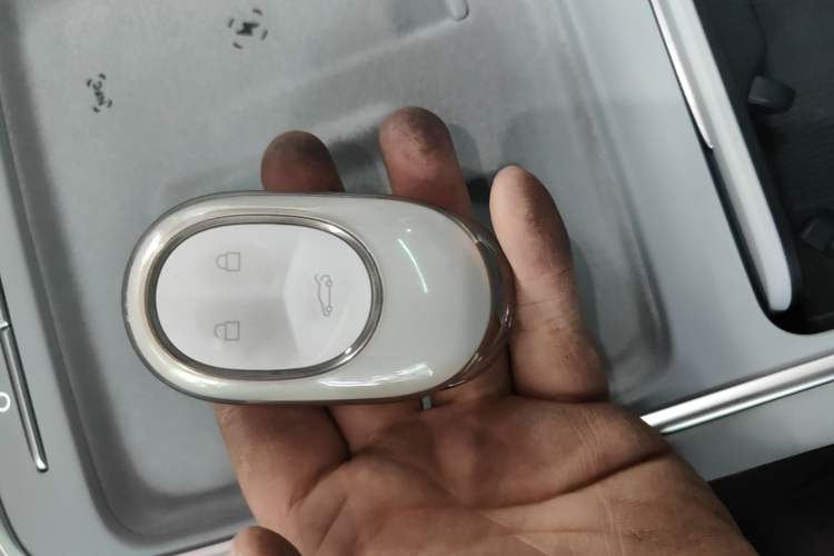 Used Nio ES6 2025 75 kWh Vehicle Key