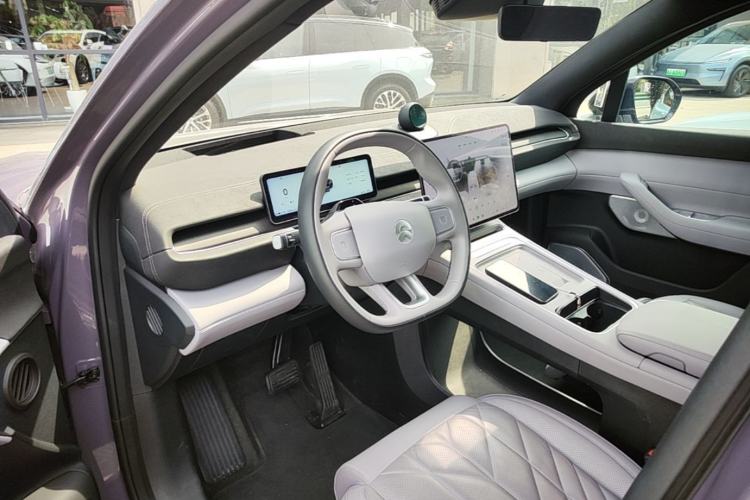 Used Nio ES6 2025 75 kWh Center Console