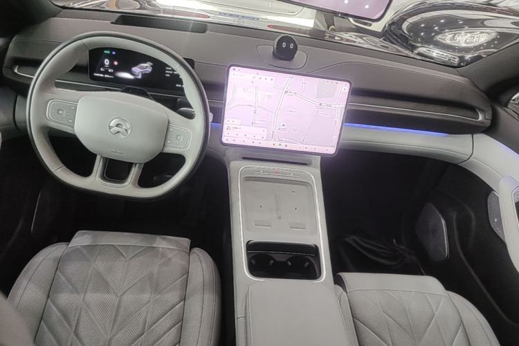 Used Nio ES6 2025 75 kWh Center Console