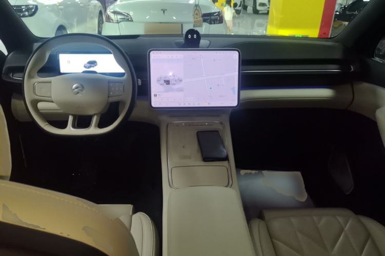 Used Nio ES6 2025 75 kWh Center Console