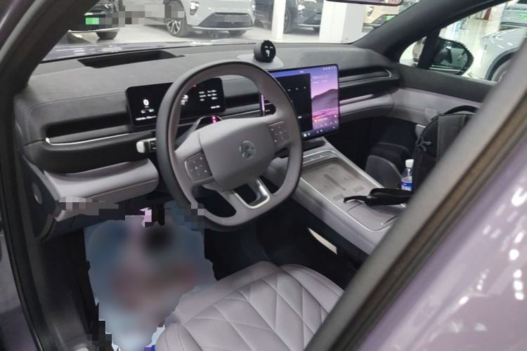 Used Nio ES6 2025 75 kWh Center Console