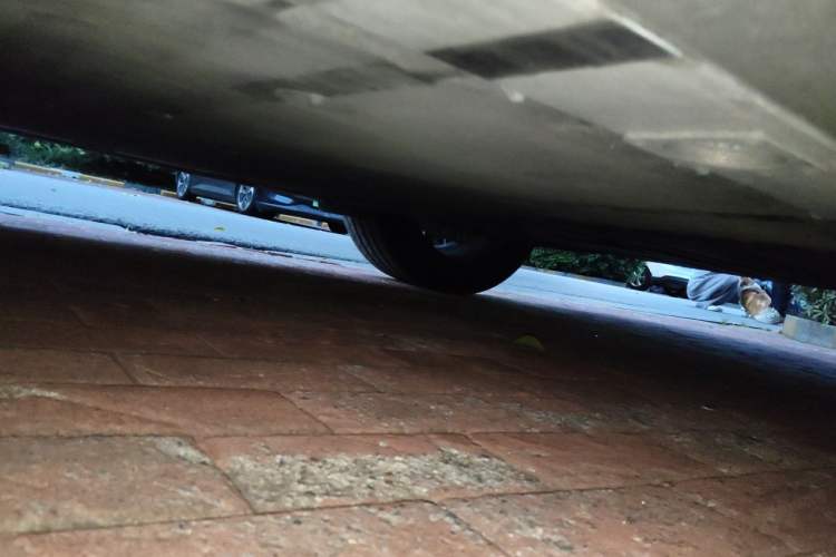 Used Nio ES6 2025 75 kWh Chassis Front Left