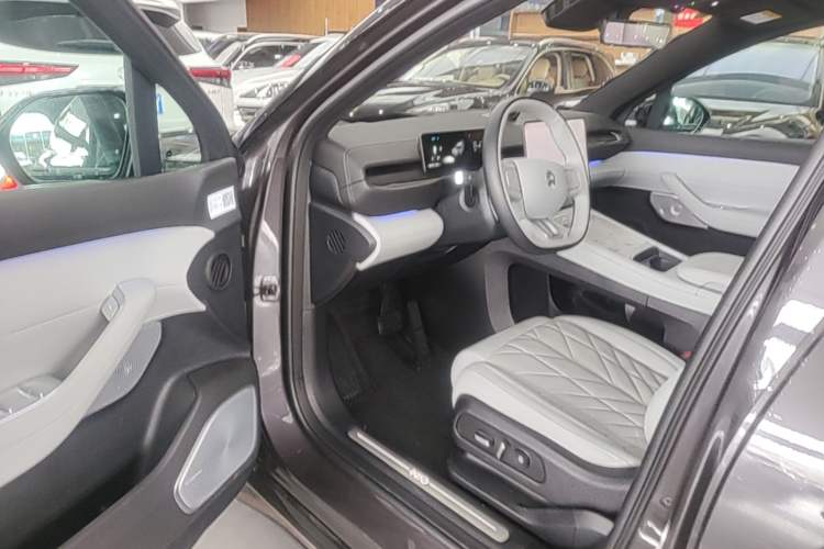 Used Nio ES6 2025 75 kWh Driver Seat