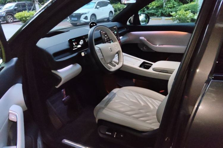 Used Nio ES6 2025 75 kWh Driver Seat
