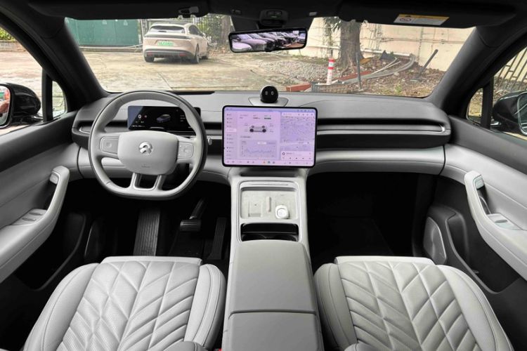 Used Nio ES6 2025 75 kWh Interior 3