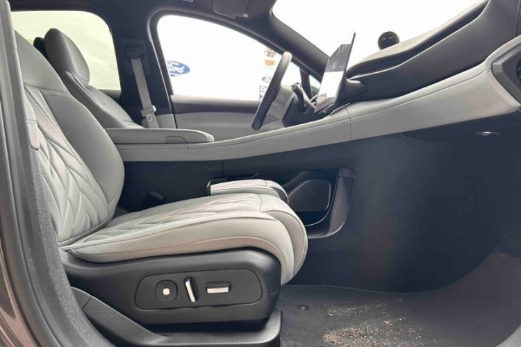 Used Nio ES6 2025 75 kWh Interior 4